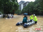 台风“鲇鱼”侵袭福州　街道被淹水没膝盖 - 福州新闻网