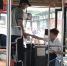 上错车后想取回投币遭拒绝　乘客欲打公交车司机 - 福州新闻网