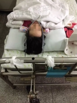 动车上行李箱滑落　福州初二女生被砸中颈椎脱位 - 新浪