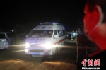 10日23时10分，经过连续108个小时的救援，河北蠡县落井儿童被成功挖出，经现场医疗专家鉴定确认死亡。　于俊亮 摄 - 福建新闻