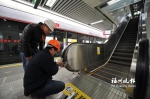 地铁1号线下月全线试运营 百台电梯完成检验 - 新浪