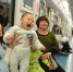 福州地铁试运营首日：从镜头看乘客“欢乐表情包” - 福州新闻网