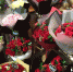 情人节催生“天价玫瑰” 进口南美玫瑰一枝120元 - 新浪