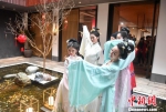 福建首家汉式生活馆开馆　汉服美女展示传统文化 - 福州新闻网