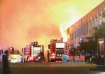 漳州一纸业仓库凌晨发生火灾 大火整整烧了10小时 - 新浪