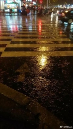 大降温大暴雨大堵车 堵在路上的福州人都哭了 - 新浪