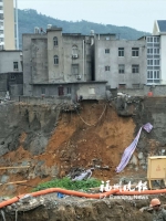 福清利嘉中心工地边坡塌方　民房安全问题引关注 - 福州新闻网