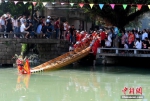 端午节到来　福建长乐市举行新龙舟入水游街活动 - 福州新闻网