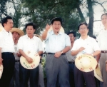 1996年7月，习近平总书记（时任福建省委副书记）到福清市调研农业农村工作。（资料图片） - 新浪