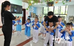 “非遗”项目走入幼儿园　孩子学柘荣剪纸和咏春拳 - 福州新闻网