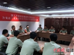 党的十九大代表涂颜淼为福州消防支队官兵传达学习心得。李洋摄 - 福建新闻