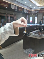 图为上塘珠宝城所销售的珠宝加工作品。林玲 摄 - 福建新闻