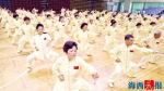 百位老人表演健身气功。（资料图片） 记者 唐光峰 摄 - 新浪
