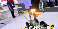 市民逛展体验身边的高科技　管道机器人神通广大 - 福州新闻网