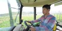 罗源“85后”青年做新一代农民 机械化种植精品米 - 福州新闻网