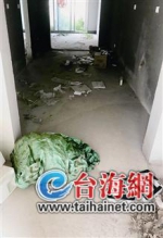 房门被撬车位被占 豪宅沦为“垃圾场”物业竟不知情 - 新浪