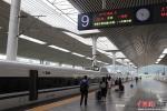 G1609次列车停靠在福州火车站9号站台。吴林 摄 - 福建新闻