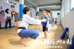 台湾跆拳道冠军来榕开馆 将牵线两岸小选手以拳会友 - 新浪