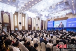19日，首届“企业家昌吉行-产业援疆与产业发展圆桌会议”在新疆昌吉州开幕。李南轩 摄 - 福建新闻