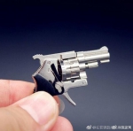 福建男子售迷你枪形钥匙扣被拘 警方：已被认定为枪支 - 新浪