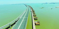 福厦高铁泉州湾跨海大桥主栈桥贯通 海上施工全面展开 - 新浪