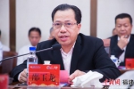 福建省国资委党委书记、主任邵玉龙对福建建工集团的发展表示了肯定。李南轩摄 - 福建新闻