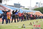 海内外近200名参赛运动员以弓会友，同场竞技。　陈龙山 摄 - 福建新闻