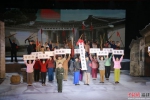 《模范才溪》以红色报告剧的形式向观众展示毛泽东所著的《才溪乡调查》中所反映的当年才溪人民跟着共产党闹革命历史场景。陈丽霞摄 - 福建新闻