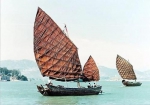20世纪80年代初，鹭江上行驶的木帆船 　　(图源：影像厦门) - 福建新闻