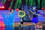 图为台北木栅小学小朋友带来舞蹈《双鹊迎新春》。　吕明 摄 - 福建新闻