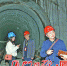 ▲记者在地铁2号线东渡路站施工现场采访市地铁办工作人员。 - 新浪
