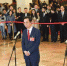 3月13日，全国政协十三届二次会议在北京人民大会堂举行闭幕会。图为全国政协委员陈卓禧(右)、梁华(中)、骆沙鸣(左)在“委员通道”接受采访。中新社记者 张娅子 摄 - 福建新闻