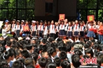 30日，唱支“情歌”给党听庆祝新中国成立70周年校园红歌会在福州鼓楼区第一中心小学举行。　李涛 摄 - 福建新闻