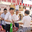 第三届海峡两岸食品交易会暨第六届闽台(泉州)食品交易会吸引了多家台湾食品企业参展。　钟欣 摄 - 福建新闻