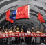 中铁二局工作人员庆祝浦梅铁路牛峒山隧道顺利贯通。　陈析兴 摄 - 福建新闻