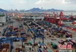 图为航拍江苏连云港一处集装箱货运码头。(资料图片)中新社记者 泱波 摄 - 福建新闻