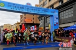 资料图：马拉松赛开赛。　叶茂 摄 - 福建新闻