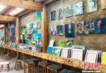 　　图为龙潭村中的美术室。　林榕生 摄 - 福建新闻