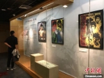 “好莱坞华人电影之光”展览18日在厦门开展。　黄咏绸 摄 - 福建新闻