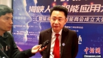 首届会长蔡小强接受记者采访。　杨伏山 摄 - 福建新闻