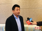 福州市教育局局长唐希接受各媒体记者采访。(张丽君摄) - 福建新闻