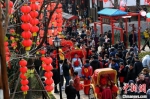 传统集体婚礼在喜街举行。　王东明 摄 - 福建新闻