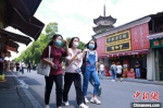 “五一”节假首日，福建泉州旅游经济逐渐回暖。　林楷煜 摄 - 福建新闻