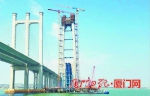 福厦高铁泉州湾跨海大桥主桥一号梁完成吊装 - 新浪