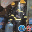 漳州：饭店发生火灾 消防员徒手“抢救”7个液化罐 - 新浪
