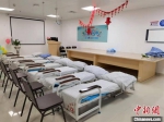 漳州市医院各科室安排50���人员驻守医院，休息时只能躺在椅子上或者打地铺。　漳州市医院供图 - 福建新闻