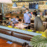福州台江区市场监管局执法人员对辖区内多家餐厅进行检查。 - 福建新闻